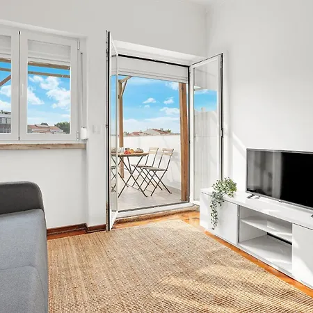 Sunny Apt In With Tejo View Apartment Almada